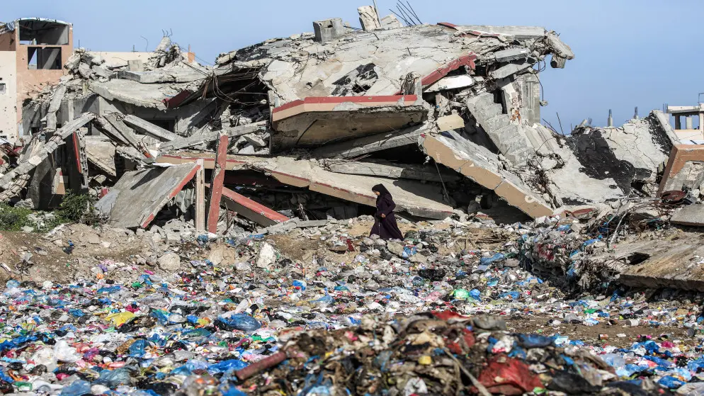 نسف مبان وإطلاق نار مكثف للاحتلال في عدة مناطق بغزة